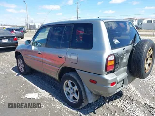 2000 Toyota RAV4 z VIN JT3HP10V2Y7170691, wystawiony jako IAAI lot #41975965 z przebiegiem 167 271 mil mil oraz . Historia ofert i sprzedaży dostępna na DreamBid. Obrazek 3.