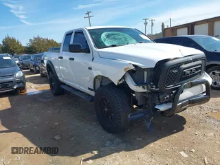2015 Ram 1500 Express z VIN 1C6RR7FT5FS648820, wystawiony jako IAAI lot #41599158 z przebiegiem 101 620 mil mil oraz . Historia ofert i sprzedaży dostępna na DreamBid. Obrazek 1.