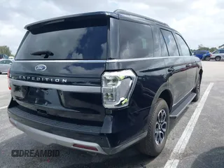 2022 Ford Expedition XLT with VIN 1FMJU1JT9NEA67323, listed as a IAAI auction lot 41716855 with 34,513 mi miles. Bid and sale history available at carsss.com. Image 4.