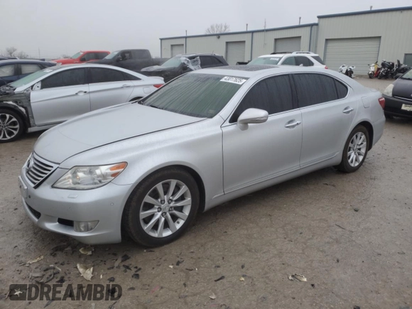 2012 Lexus LS 460 L z VIN JTHDL5EF6C5004160, wystawiony jako Copart lot #43017625 z przebiegiem 132 874 mil mil oraz Szkoda całkowita • Salvage title. Historia ofert i sprzedaży dostępna na DreamBid. Obrazek 1.