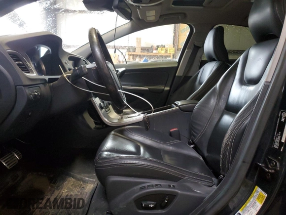 2012 Volvo S60 T6 z VIN YV1902FH9C2102416, wystawiony jako Copart lot #57523275 z przebiegiem 92 711 mil mil oraz Szkoda całkowita • Salvage title. Historia ofert i sprzedaży dostępna na DreamBid. Obrazek 7.