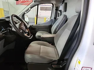 2018 Ford Transit z VIN 1FTYR1YMXJKA73548, wystawiony jako IAAI lot #42842418 z przebiegiem 111 077 mil mil oraz . Historia ofert i sprzedaży dostępna na DreamBid. Obrazek 17.