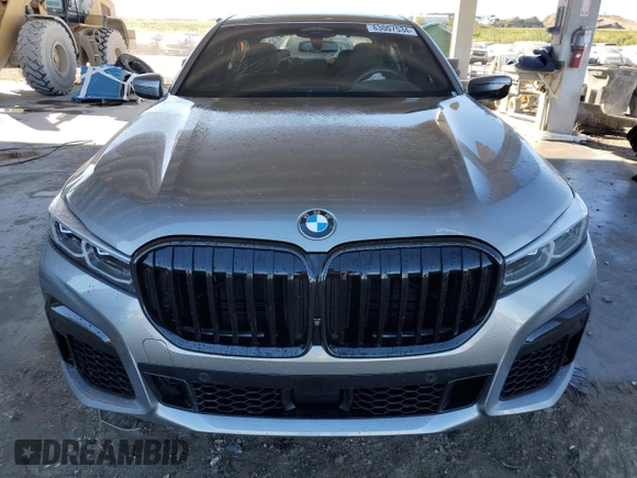 2022 BMW 7 Series 750i xDrive z VIN WBA7U2C01NCK62283, wystawiony jako Copart lot #83007534 z przebiegiem Nie podano mil oraz Szkoda całkowita • Salvage title. Historia ofert i sprzedaży dostępna na DreamBid. Obrazek 5.