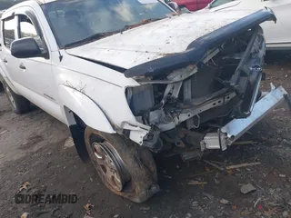 2014 Toyota Tacoma PreRunner with VIN 3TMJU4GN3EM162405, listed as a IAAI auction lot 40807077 with 103,298 mi miles. Bid and sale history available at carsss.com. Image 18.