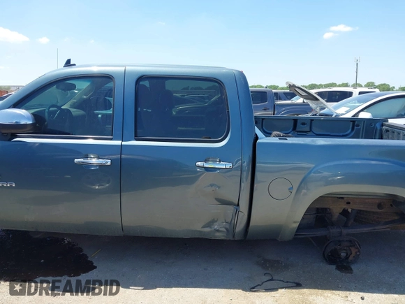 2011 GMC Sierra 1500 SLE z VIN 3GTP1VE08BG378079, wystawiony jako IAAI lot #42098522 z przebiegiem 256 822 mil mil oraz . Historia ofert i sprzedaży dostępna na DreamBid. Obrazek 14.