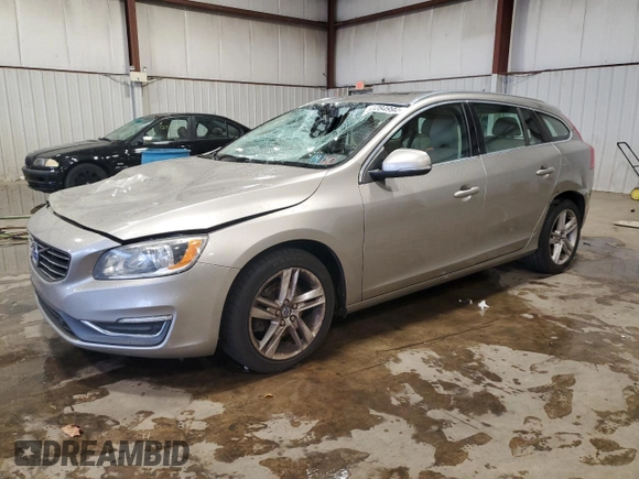 2015 Volvo V60 T5 Drive-E Premier with VIN YV140MEK7F1261304, listed as a Copart auction lot 81284994 with 124,505 mi miles and Salvage Title. Bid and sale history available at carsss.com. Image 1.