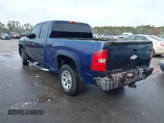 2007 Chevrolet Silverado 1500 LT w/1LT with VIN 2GCEC19C871611411, listed as a IAAI auction lot 41595381 with 198,104 mi miles. Bid and sale history available at carsss.com. Image 3.
