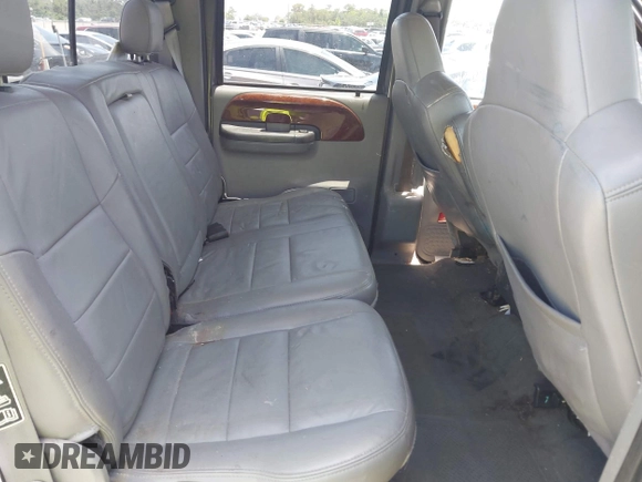 2004 Ford F-250 XL z VIN 1FTNW20L94EB48554, wystawiony jako IAAI lot #42451865 z przebiegiem 182 537 mil mil oraz . Historia ofert i sprzedaży dostępna na DreamBid. Obrazek 8.