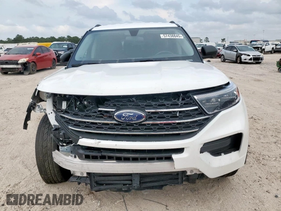 2022 Ford Explorer XLT z VIN 1FMSK7DH3NGA14707, wystawiony jako Copart lot #57438845 z przebiegiem 96 420 mil mil oraz Szkoda całkowita • Salvage title. Historia ofert i sprzedaży dostępna na DreamBid. Obrazek 5.
