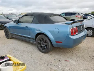 2005 Ford Mustang Deluxe z VIN 1ZVFT84N855220533, wystawiony jako Copart lot #58666635 z przebiegiem 169 200 mil mil oraz Czysty tytuł • Clean title. Historia ofert i sprzedaży dostępna na DreamBid. Obrazek 2.