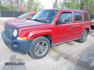 2008 Jeep Patriot Sport with VIN 1J8FF28WX8D667698, listed as a IAAI auction lot 41979151 with 165,981 mi miles. Bid and sale history available at carsss.com. Image 2.