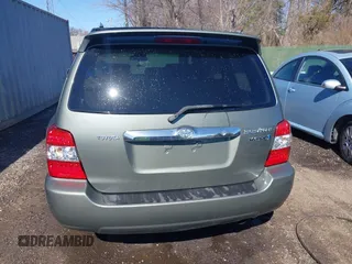 2007 Toyota Highlander Hybrid with VIN JTEGW21A870018929, listed as a IAAI auction lot 41735701 with 218,607 mi miles. Bid and sale history available at carsss.com. Image 16.