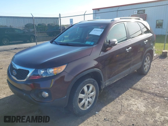 2011 Kia Sorento LX with VIN 5XYKT4A13BG004247, listed as a IAAI auction lot 41953128 with 162,595 mi miles. Bid and sale history available at carsss.com. Image 2.