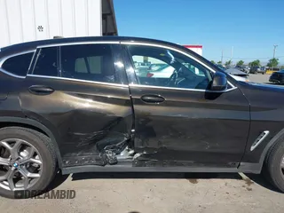 2020 BMW X4 xDrive30i z VIN 5UX2V1C05L9C41372, wystawiony jako IAAI lot #42316997 z przebiegiem 73 412 mil mil oraz . Historia ofert i sprzedaży dostępna na DreamBid. Obrazek 13.