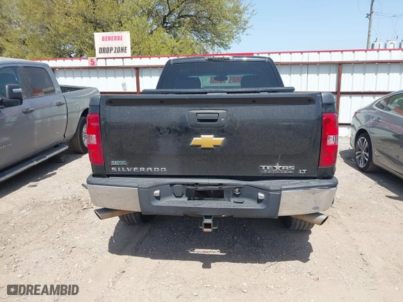 2012 Chevrolet Silverado 1500 LT with VIN 1GCRCSE09CZ225214, listed as a IAAI auction lot 41843886 with 217,491 mi miles. Bid and sale history available at carsss.com. Image 16.