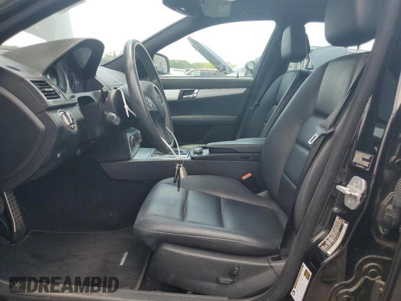 2008 Mercedes-Benz C 300 Sport with VIN WDDGF81X48F065892, listed as a Copart auction lot 61029165 with 82,195 mi miles and Salvage title. Bid and sale history available at DreamBid. Image 7.