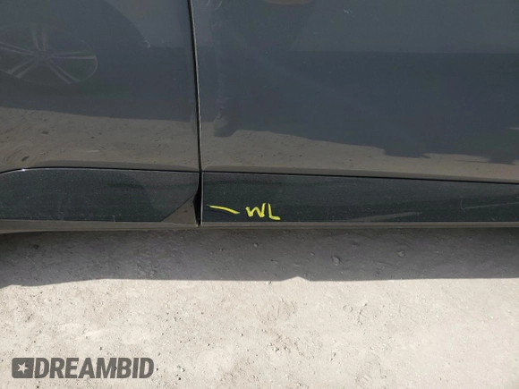2024 BMW XM z VIN 5YM23CS06R9U92810, wystawiony jako Copart lot #75401504 z przebiegiem 6181 mil mil oraz Nie do naprawy. Historia ofert i sprzedaży dostępna na DreamBid. Obrazek 13.