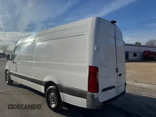 2019 Freightliner Sprinter z VIN WDRPF1CD0KT009249, wystawiony jako Copart lot #45033195 z przebiegiem Nie podano mil oraz Szkody całkowita. Historia ofert i sprzedaży dostępna na DreamBid. Obrazek 3.