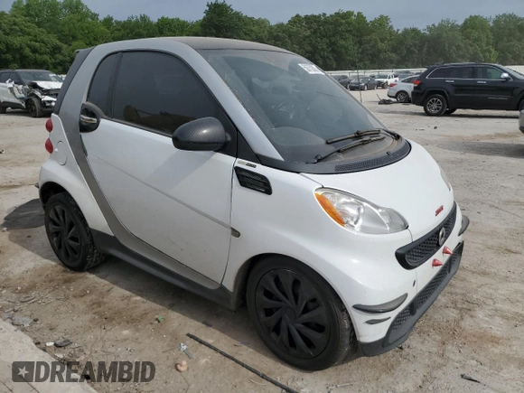 2013 Smart fortwo Pure с VIN WMEEJ3BA9DK618746, выставлен на аукционе Copart как лот 56752885 с пробегом 80 293 миль миль и Списание • Salvage title. История ставок и продаж доступна на DreamBid. Изображение 4.