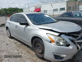 2015 Nissan Altima SV z VIN 1N4AL3AP3FC424200, wystawiony jako IAAI lot #42471166 z przebiegiem 106 254 mil mil oraz . Historia ofert i sprzedaży dostępna na DreamBid. Obrazek 1.