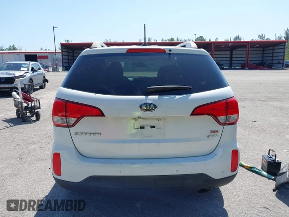 2015 Kia Sorento LX with VIN 5XYKT3A67FG657336, listed as a IAAI auction lot 41761446 with 73,123 mi miles. Bid and sale history available at carsss.com. Image 16.