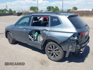 2019 Volkswagen Tiguan SE with VIN 3VV2B7AX3KM143968, listed as a IAAI auction lot 39838788 with 155,823 mi miles and . Bid and sale history available at DreamBid. Image 3.