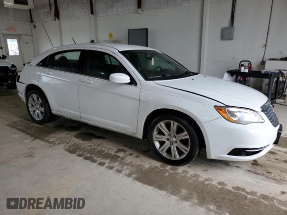 2013 Chrysler 200 Touring with VIN 1C3CCBBB0DN538581, listed as a Copart auction lot 54549154 with 154,119 mi miles and Non Repairable. Bid and sale history available at carsss.com. Image 4.