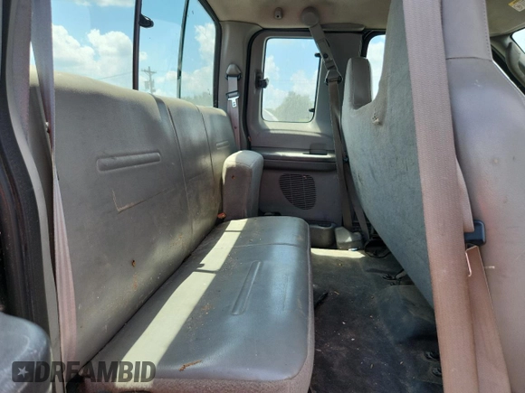 2004 Ford F-250 XL with VIN 1FTNX21L64EA61870, listed as a Copart auction lot 63971805 with 202,804 mi miles and Clean title. Bid and sale history available at DreamBid. Image 10.