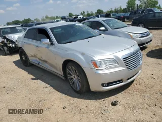 2012 Chrysler 300 C Luxury Series with VIN 2C3CCAPT7CH290770, listed as a Copart auction lot 55807484 with 81,042 mi miles and Salvage Title. Bid and sale history available at carsss.com. Image 4.