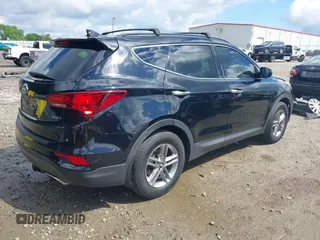 2017 Hyundai Santa Fe 2.4L z VIN 5NMZU3LB5HH043545, wystawiony jako IAAI lot #42244550 z przebiegiem 84 464 mil mil oraz . Historia ofert i sprzedaży dostępna na DreamBid. Obrazek 4.