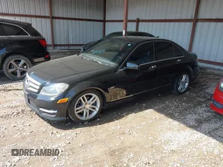 2012 Mercedes-Benz C 250 Sport с VIN WDDGF4HB4CR221410, выставлен на аукционе IAAI как лот 42030206 с пробегом 184 007 миль миль и . История ставок и продаж доступна на DreamBid. Изображение 2.