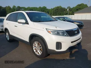 2014 Kia Sorento LX z VIN 5XYKT3A66EG426099, wystawiony jako IAAI lot #42408220 z przebiegiem 125 211 mil mil oraz . Historia ofert i sprzedaży dostępna na DreamBid. Obrazek 1.