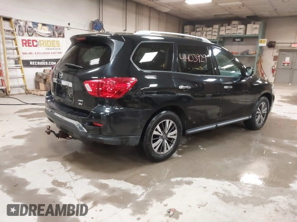 2017 Nissan Pathfinder SL with VIN 5N1DR2MM5HC636032, listed as a IAAI auction lot 41403929 with 160,232 mi miles. Bid and sale history available at carsss.com. Image 4.
