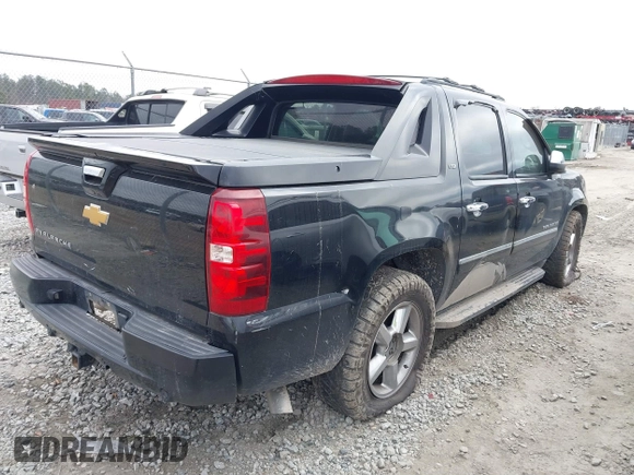 2007 Chevrolet Avalanche 3LT with VIN 3GNFK123X7G247752, listed as a IAAI auction lot 41489100 with 151,058 mi miles and . Bid and sale history available at DreamBid. Image 4.