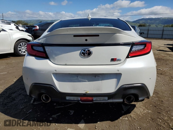 2024 Toyota GR86 Premium with VIN JF1ZNBE19R8754072, listed as a Copart auction lot 51650485 with 9,953 mi miles and Salvage Title. Bid and sale history available at carsss.com. Image 6.