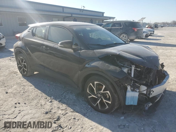 2021 Toyota C-HR LE z VIN JTNKHMBXXM1117650, wystawiony jako Copart lot #48288875 z przebiegiem 40 211 mil mil oraz Szkoda całkowita • Salvage title. Historia ofert i sprzedaży dostępna na DreamBid. Obrazek 4.