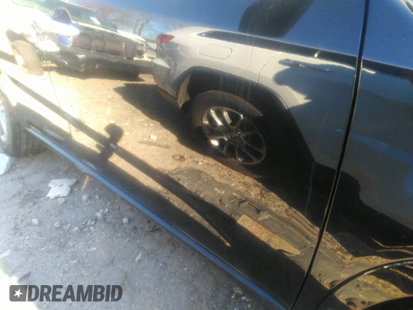 2014 Kia Sorento SX Limited with VIN 5XYKW4A74EG451217, listed as a IAAI auction lot 41358018 with 284,588 mi miles. Bid and sale history available at carsss.com. Image 17.