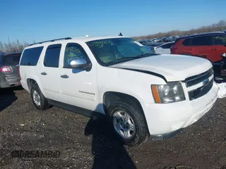 2007 Chevrolet Suburban LTZ with VIN 3GNFK16347G200999, listed as a IAAI auction lot 41392205 with 115,656 mi miles. Bid and sale history available at carsss.com. Image 1.