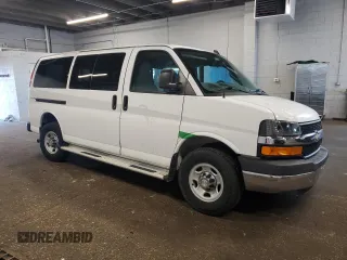 2016 Chevrolet Express Passenger LT with VIN 1GAZGMFG6G1163991, listed as a Copart auction lot 60600655 with 109,637 mi miles and Salvage title. Bid and sale history available at DreamBid. Image 4.