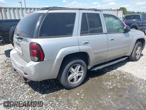 2006 Chevrolet TrailBlazer LS with VIN 1GNDS13S662165800, listed as a IAAI auction lot 42123948 with 270,074 mi miles and . Bid and sale history available at DreamBid. Image 4.