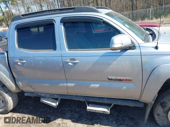 2015 Toyota Tacoma with VIN 5TFLU4EN7FX118530, listed as a IAAI auction lot 41638608 with 116,143 mi miles and . Bid and sale history available at DreamBid. Image 13.