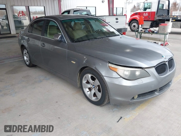 2006 BMW 5 Series 525i with VIN WBANE53596B992242, listed as a IAAI auction lot 41439708 with 176,575 mi miles and . Bid and sale history available at carsss.com. Image 1.