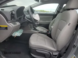 2018 Hyundai Elantra SE z VIN KMHD74LF0JU612094, wystawiony jako Copart lot #52017705 z przebiegiem 39 204 mil mil oraz Szkody całkowita. Historia ofert i sprzedaży dostępna na DreamBid. Obrazek 7.