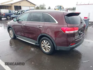 2018 Kia Sorento LX with VIN 5XYPG4A34JG347093, listed as a IAAI auction lot 41809115 with 106,494 mi miles. Bid and sale history available at carsss.com. Image 3.