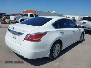 2015 Nissan Altima S z VIN 1N4AL3AP4FN872272, wystawiony jako IAAI lot #41982118 z przebiegiem 106 907 mil mil oraz . Historia ofert i sprzedaży dostępna na DreamBid. Obrazek 4.
