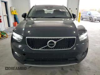 2021 Volvo XC40 Momentum z VIN YV4AC2HK8M2581963, wystawiony jako Copart lot #54700415 z przebiegiem 91 795 mil mil oraz Tytuł czysty. Historia ofert i sprzedaży dostępna na DreamBid. Obrazek 5.
