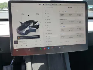 2024 Tesla Model Y Long Range z VIN 7SAYGDEE7RA308338, wystawiony jako Copart lot #61137375 z przebiegiem 19 501 mil mil oraz Szkoda całkowita • Salvage title. Historia ofert i sprzedaży dostępna na DreamBid. Obrazek 9.