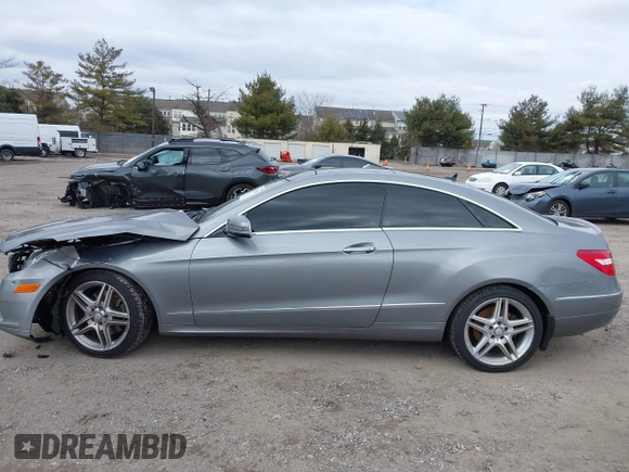 2013 Mercedes-Benz E-Class E 350 with VIN WDDKJ8JB9DF215261, listed as a IAAI auction lot 41634201 with 92,610 mi miles. Bid and sale history available at carsss.com. Image 14.