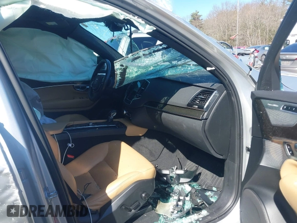 2018 Volvo XC90 Momentum with VIN YV4A22PK3J1204270, listed as a IAAI auction lot 41806395 with 93,461 mi miles. Bid and sale history available at carsss.com. Image 5.