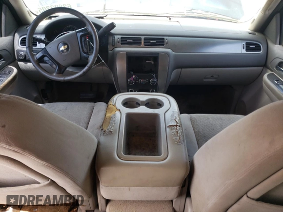 2007 Chevrolet Tahoe LT z VIN 1GNFC13JX7R114712, wystawiony jako Copart lot #62892205 z przebiegiem 295 890 mil mil oraz Szkoda całkowita • Salvage title. Historia ofert i sprzedaży dostępna na DreamBid. Obrazek 8.